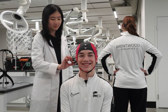 euroscience students at Brentwood College School science superlab