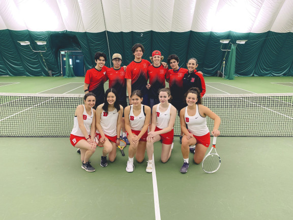 The Brentwood Tennis Team posing for a group photo