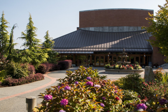 T. Gil Bunch Centre for the performing arts at Brentwood College School