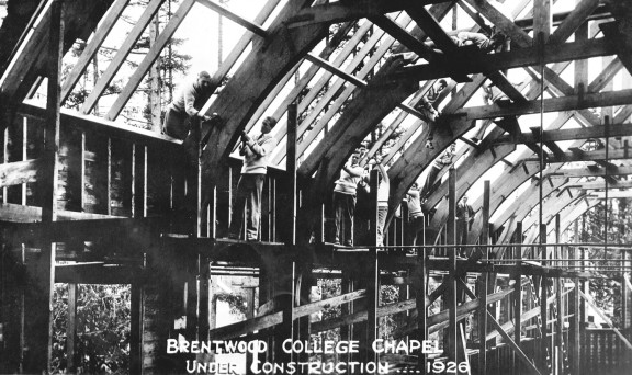 Students of 1924 building the Brentwood Chapel