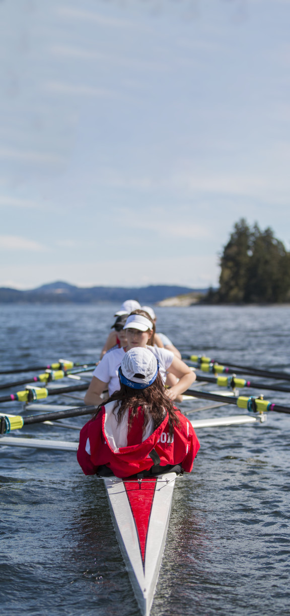 A crew of Brentwood Students rowing