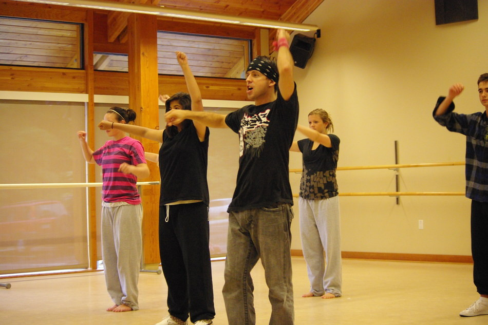 Brentwood Students get a Lesson in Hip Hop