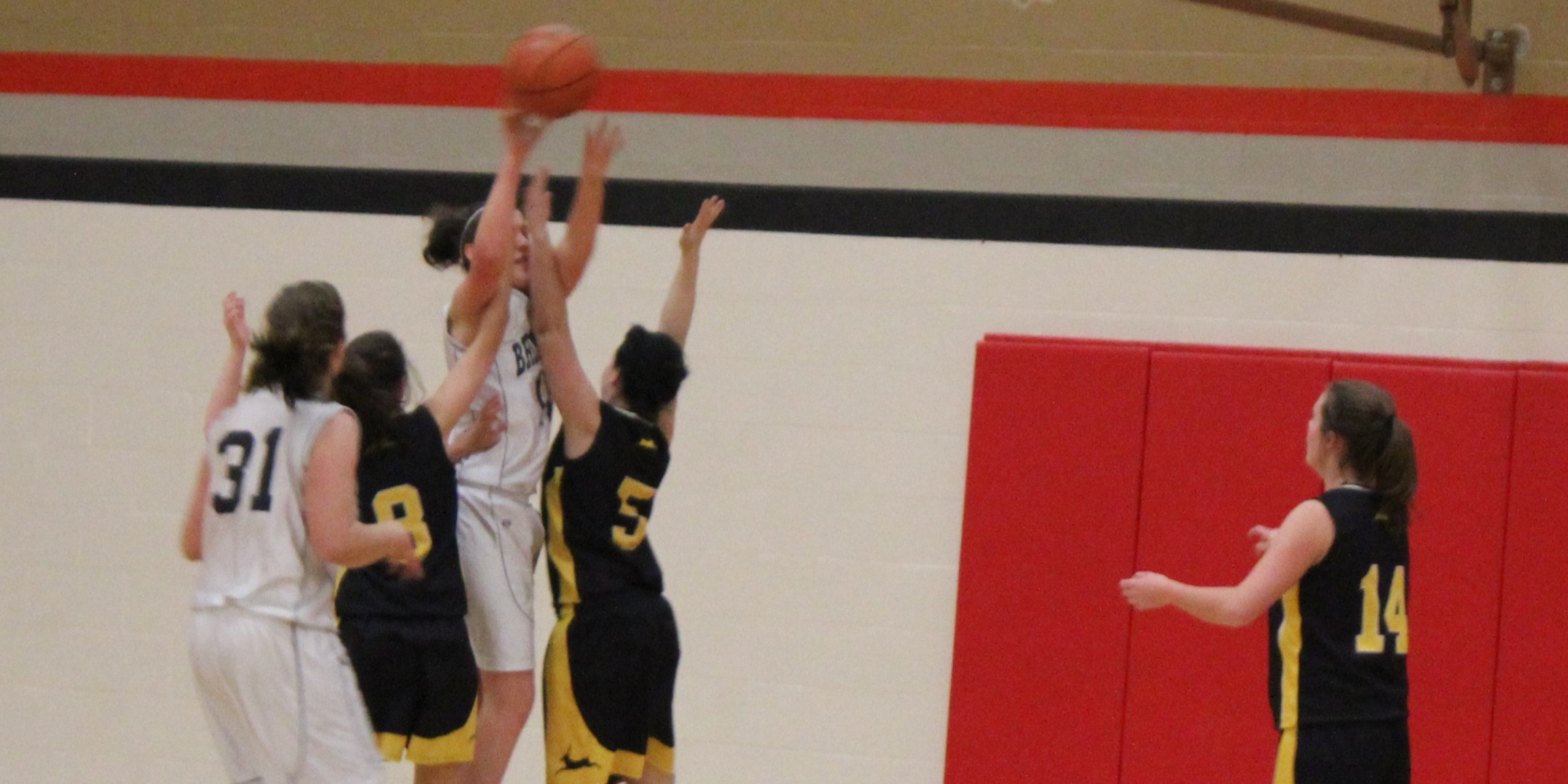 Brentwood Girls Capture Showcase