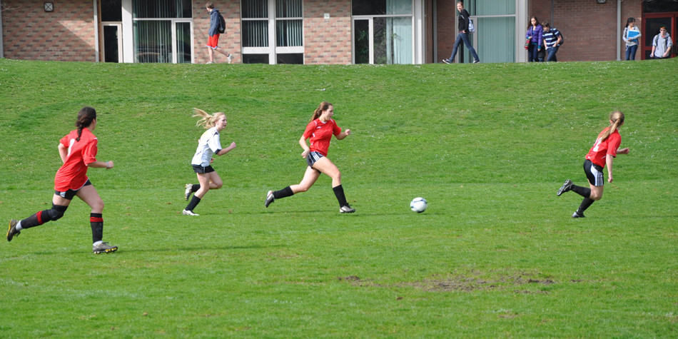 Senior Soccer Earns Win and Tie in Early Season Action