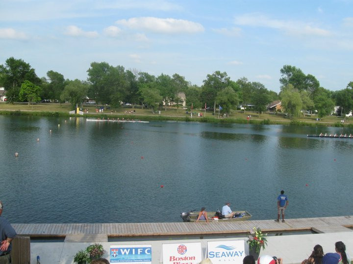 Brentwood’s Rowers Bring the Heat in Ontario