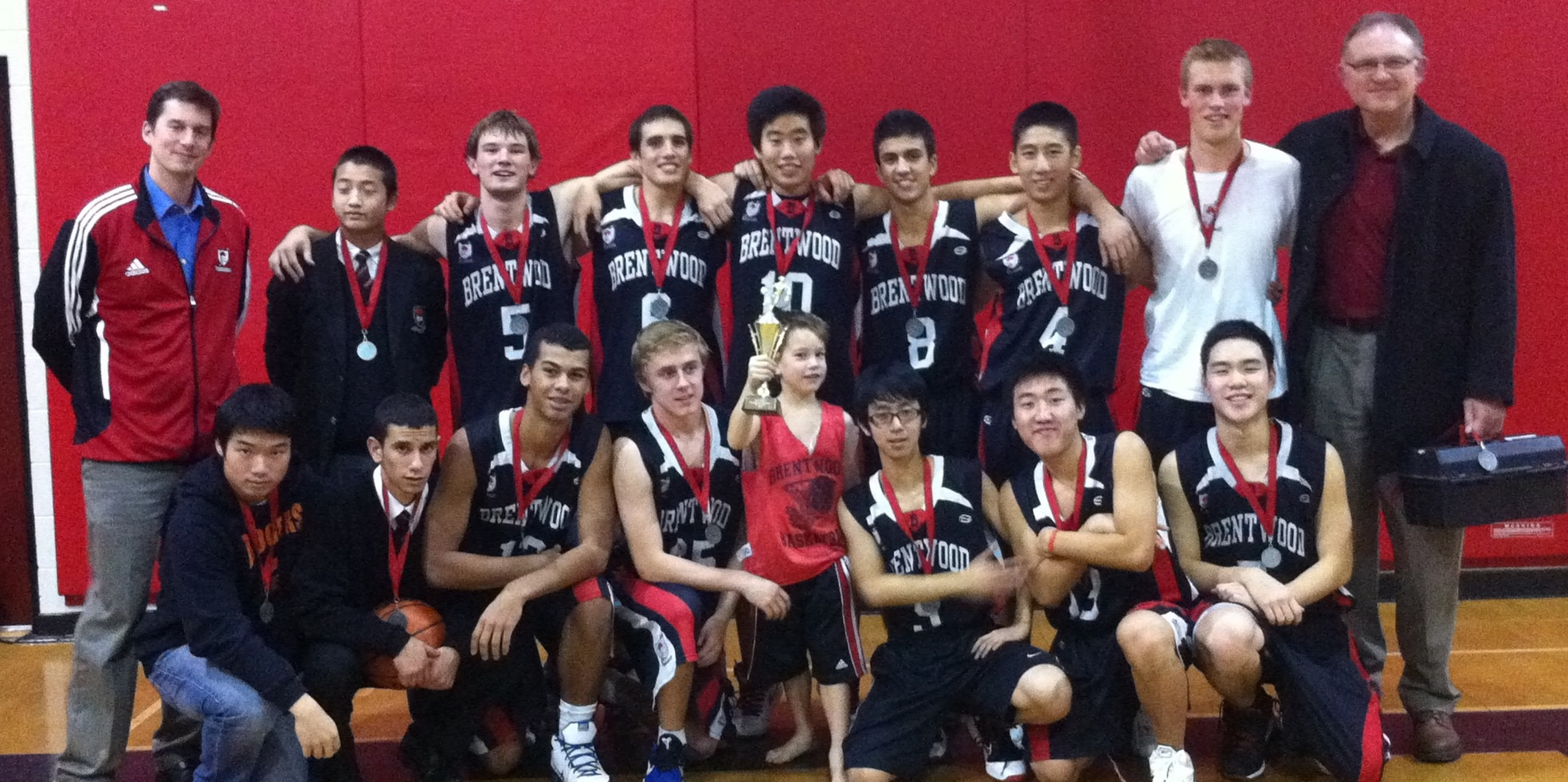 Sr. Boys Basketball Captures Silver at ISA Tournament