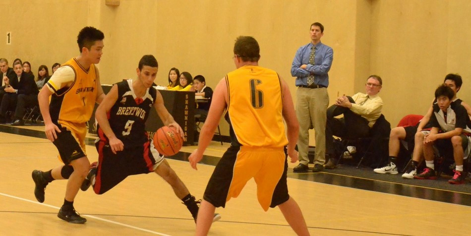 Senior Boys Scramble to Victory over Shawnigan
