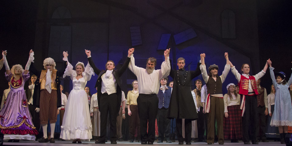 Les Mis Earns Golden Reviews