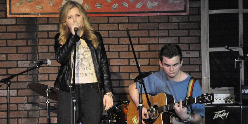 Java Hut: A Brentwood Tradition
