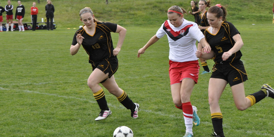 Senior Soccer Slips Past Shawnigan
