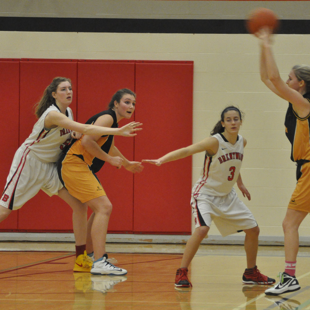 Senior Girls Basketball Showcases Their Talent