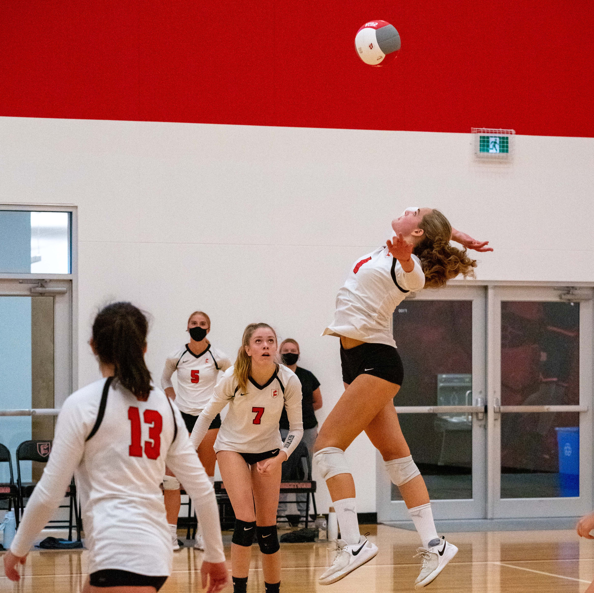 Brentwood Hosts ISA Volleyball