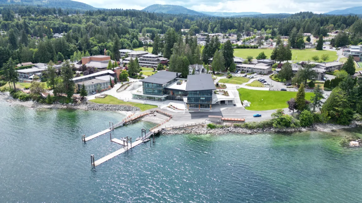 Bretntwood College School in Beautiful Mill Bay BC