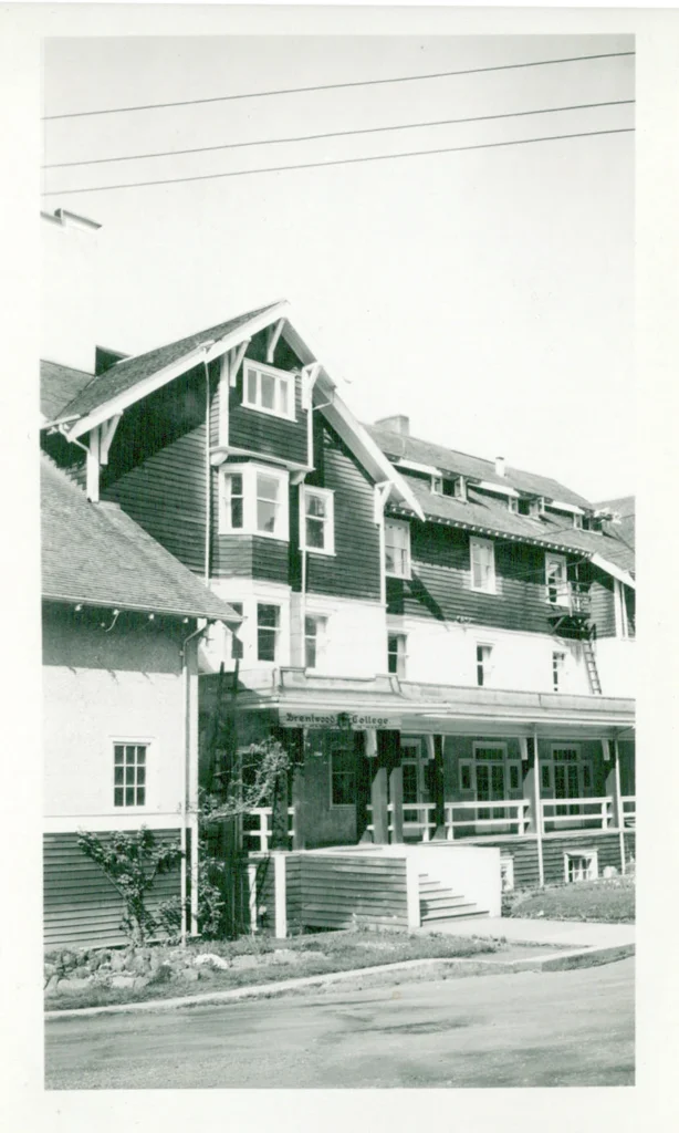 Original Schoolcampus in Brentwood Bay